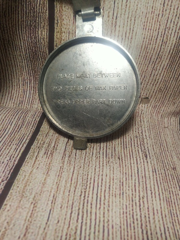 Vintage PROGRESSUS Meat Press Patty Maker 1968 gallery