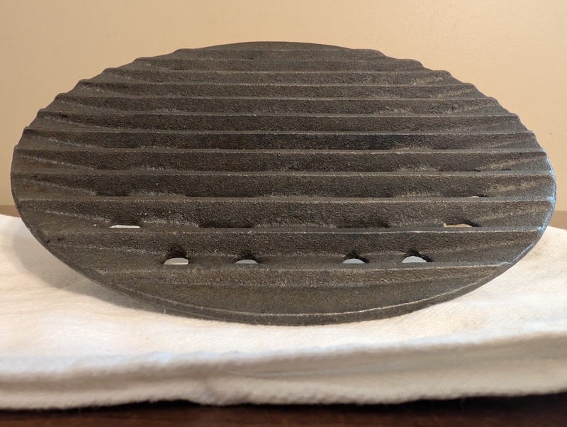 Vtg 9in Round Cast Iron Grilling Utensil Smash Grill Press Clean and Seasoned gallery