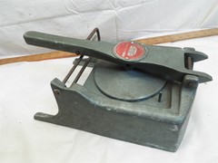 Vintage Art Deco HollMatic Holly Jr Hamburger 5″ Patty Mold Press Machine Burger