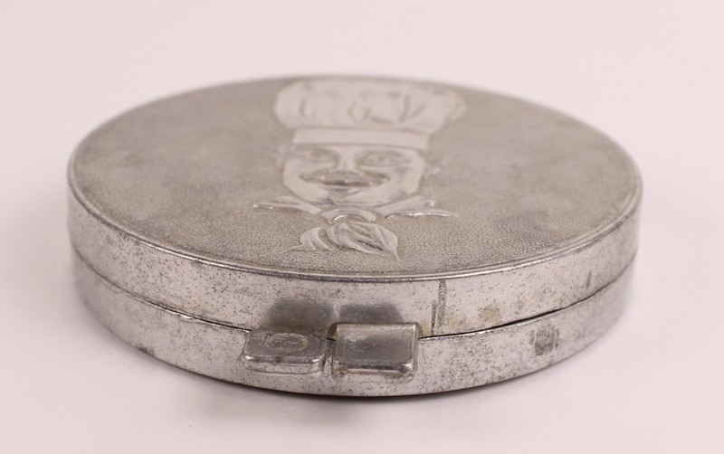 Vintage 1950s Hamburger Press Aluminum Two-Piece Taiwan gallery