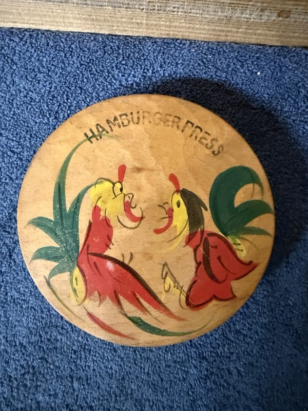 Vintage Round Wooden Hamburger Press With Two Roosters Fighting 6.0”. Japan gallery
