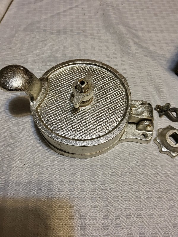 Heavy Cast Aluminum Hamburger Patty Maker By Lanin gallery