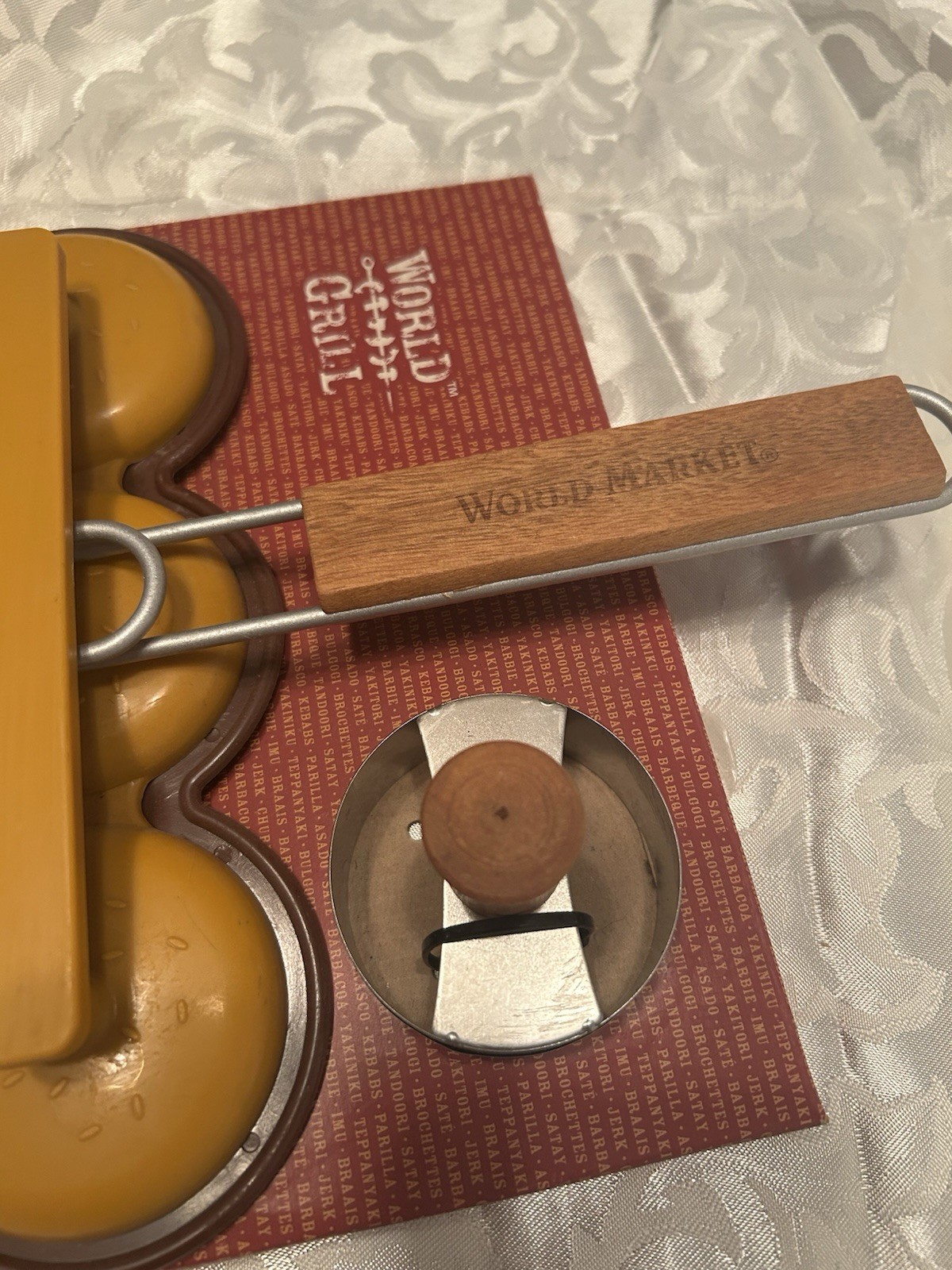 World Market Deluxe Mini Burger Set – Grilling Basket, Press & Bun Cutter – NEW gallery