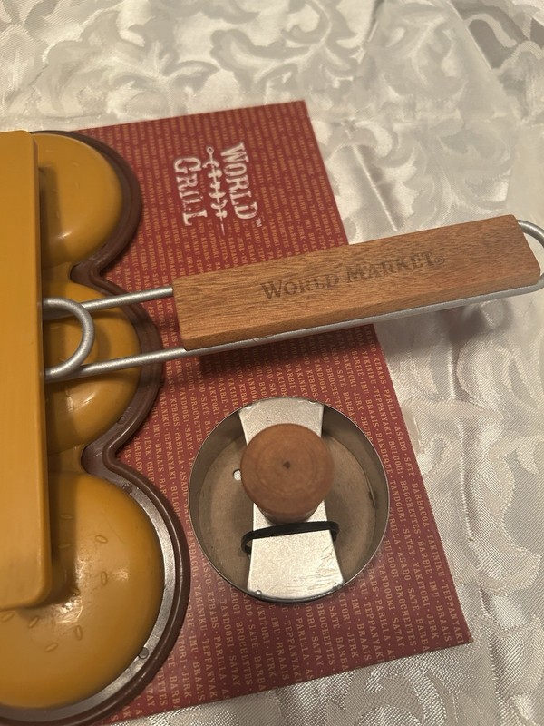 World Market Deluxe Mini Burger Set – Grilling Basket, Press & Bun Cutter – NEW gallery