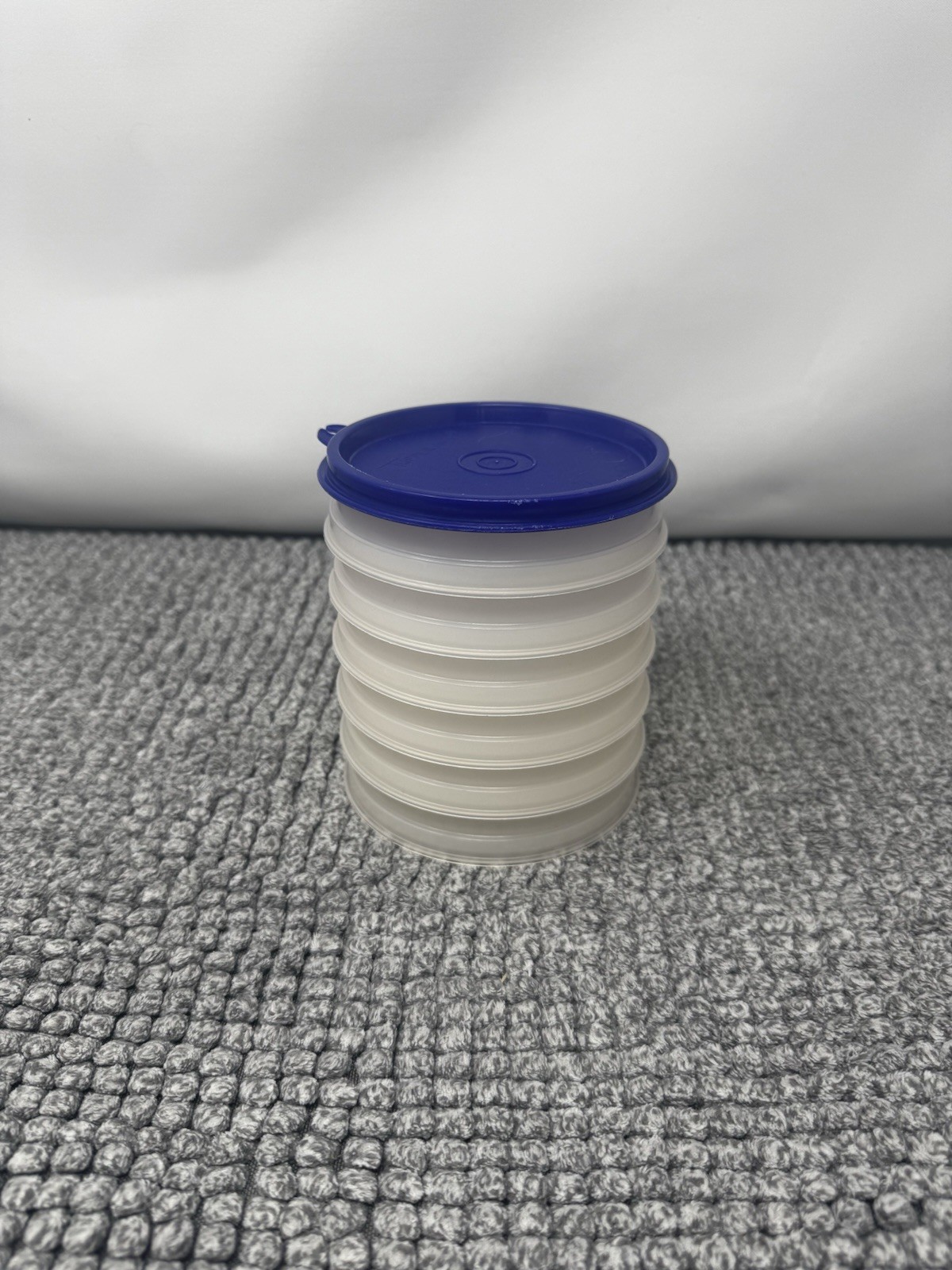 Tupperware Hamburger Keeper w/o Press or ring. VTG 70s. 6 pcs & lid A-12 gallery