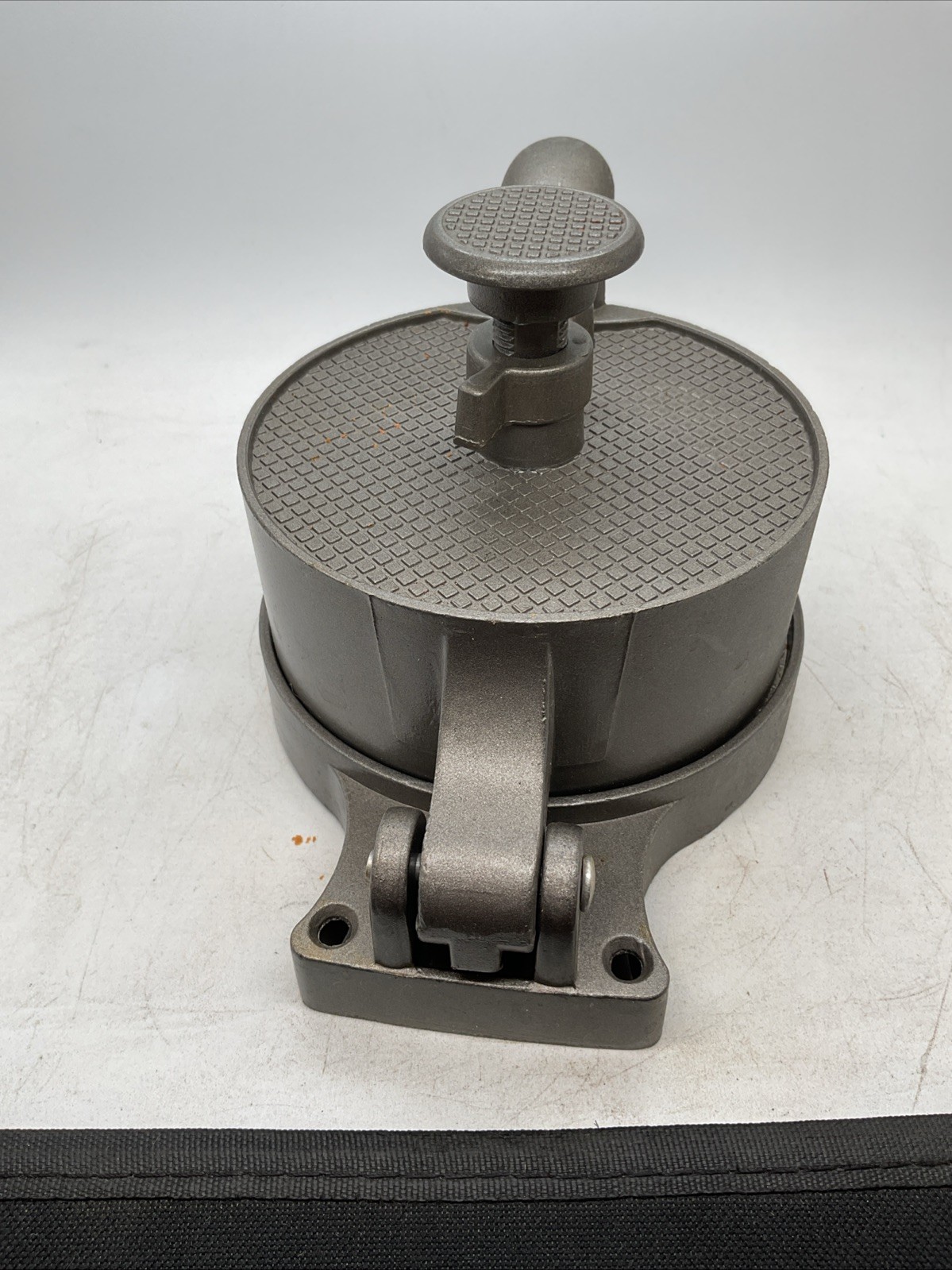 Single Burger Press - Make Perfect Burgers Crabcakes Sausage Patties - Gray gallery