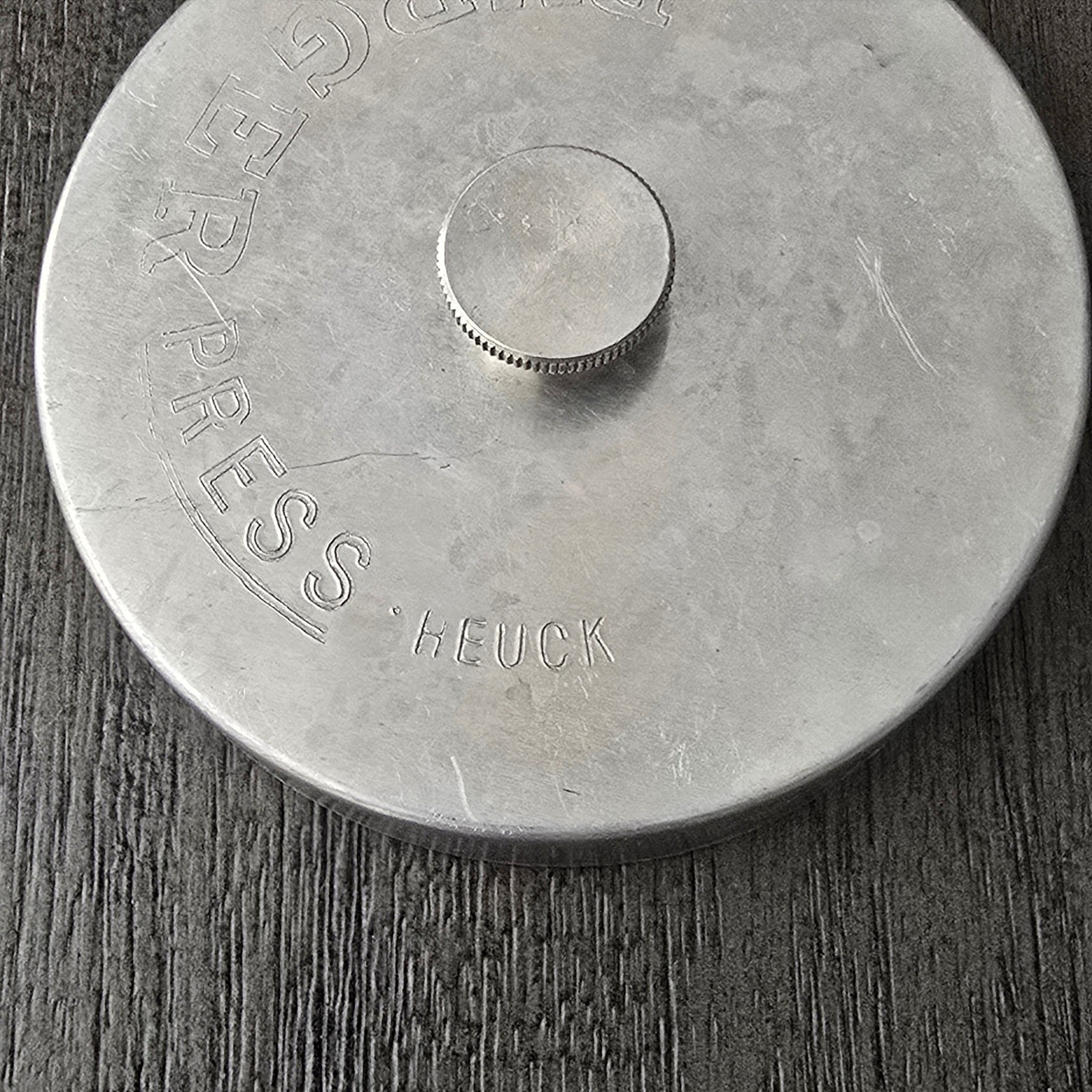 Heuck Vintage Aluminum Burger Press Round Patty Maker Silver 4 Inch Retro BBQ gallery