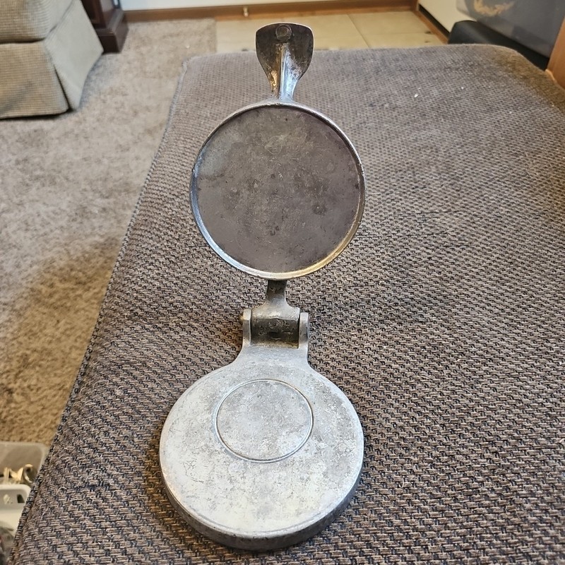Vintage Hamburger Press Chef Die Cast Aluminum Sears Retro Kitchen 9x5" gallery
