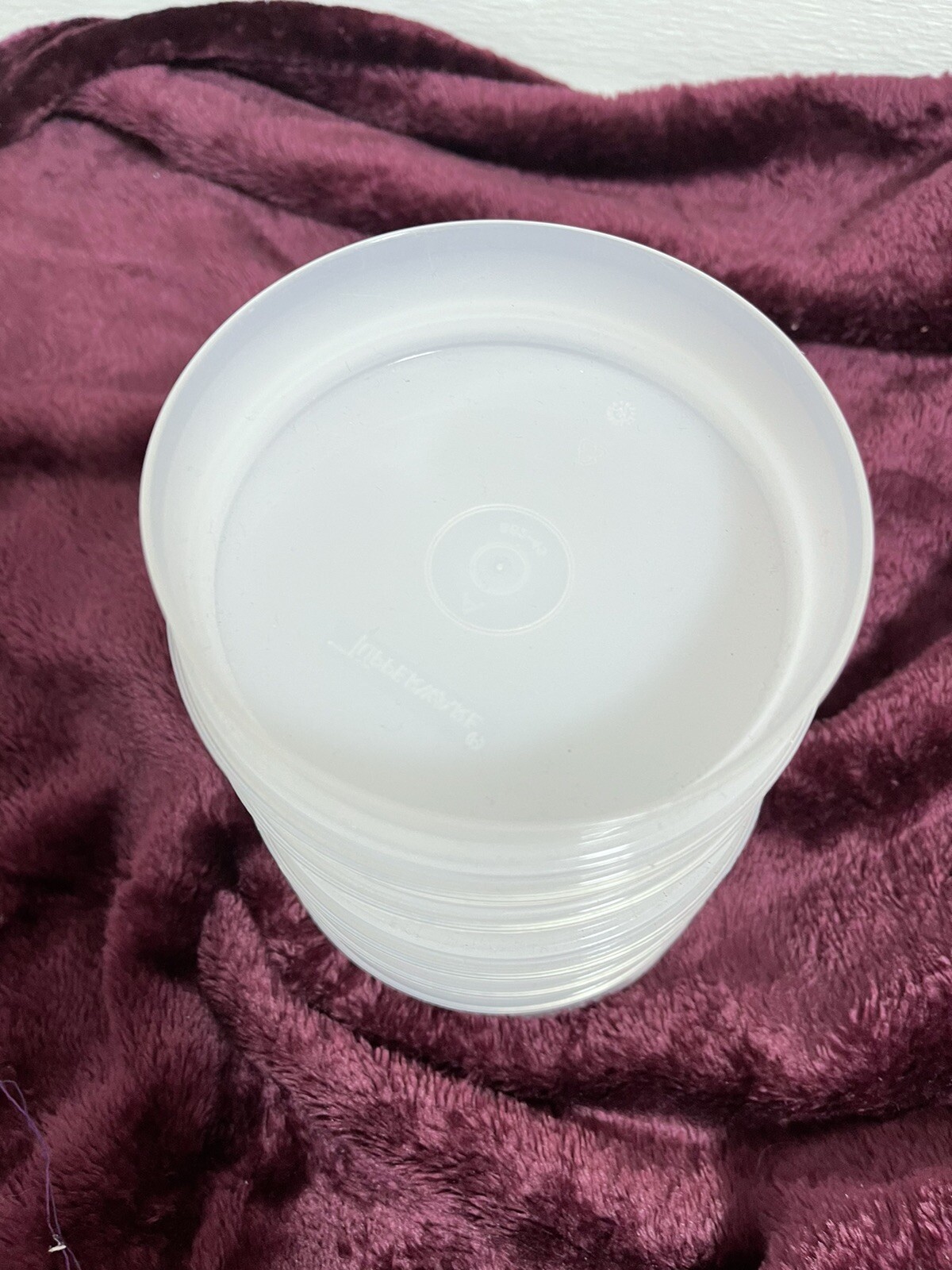 Tupperware 5 White Hamburger Keepers Set With No Lid Stackable gallery