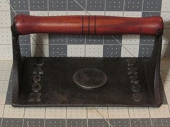 VINTAGE Bacon Press, Cast Iron, Wood Handle, Vintage from Taiwan, FREE SHIP / 48