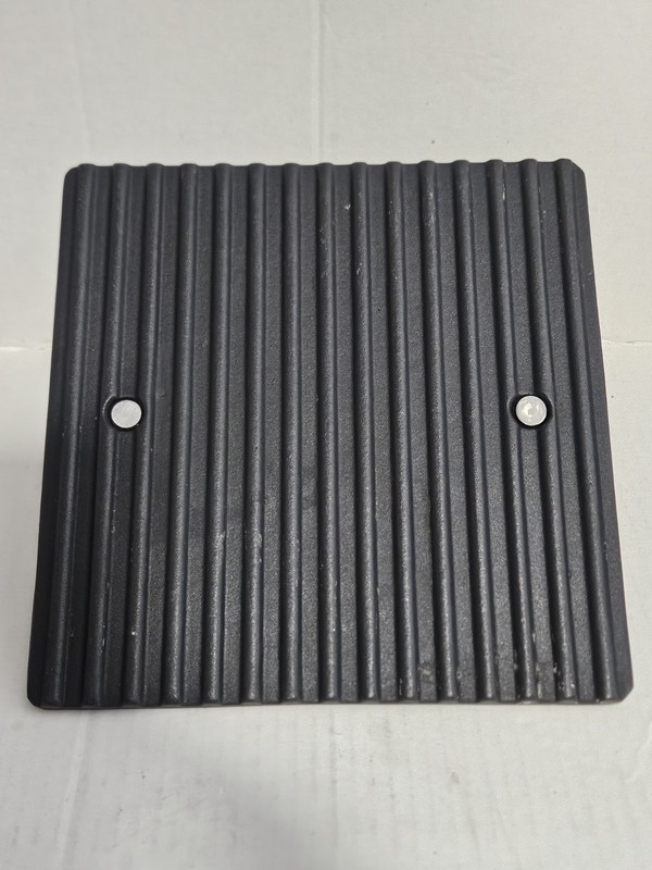 Pampered Chef Cast Iron Grill Press #2875 8.5 X 8.5 Burgers Or Bacon gallery