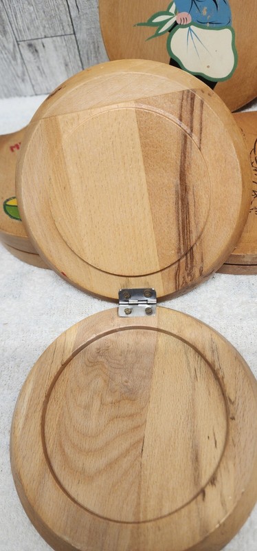 Lot Of 5 Vintage Wooden Hamburger & meatball Presses gallery