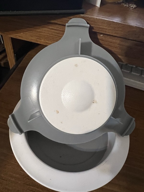 Pampered Chef Burger and Slider Press # 1174 Uniform Burgers White/Gray EUC gallery