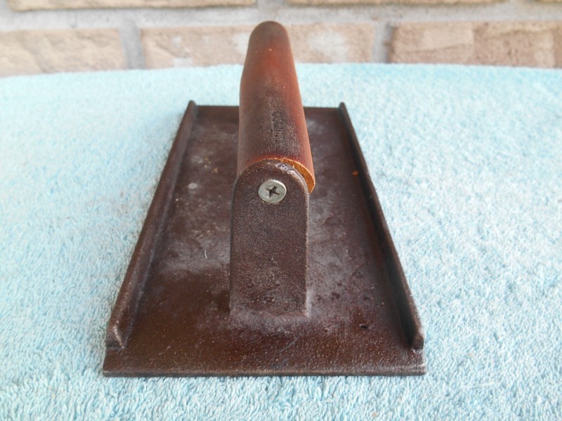 VINTAGE WINCO #70 CAST IRON MEAT PRESS gallery