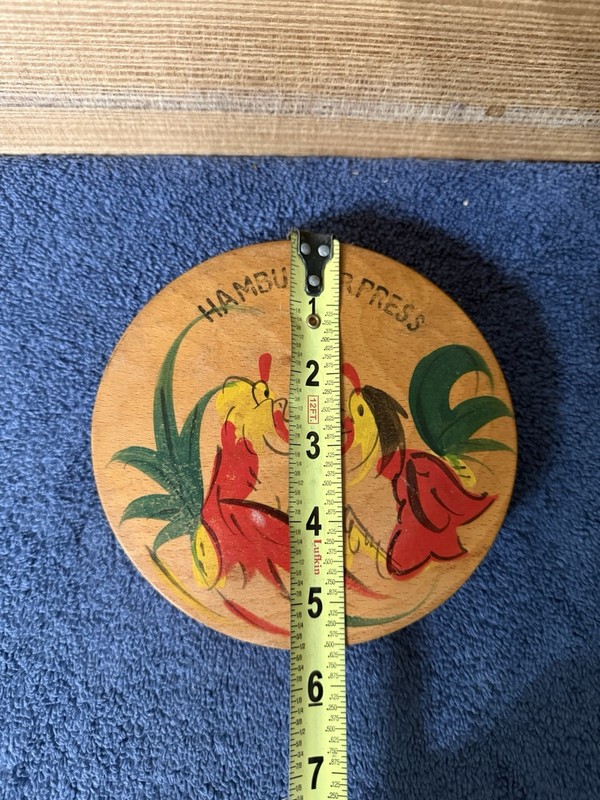 Vintage Round Wooden Hamburger Press With Two Roosters Fighting 6.0”. Japan gallery