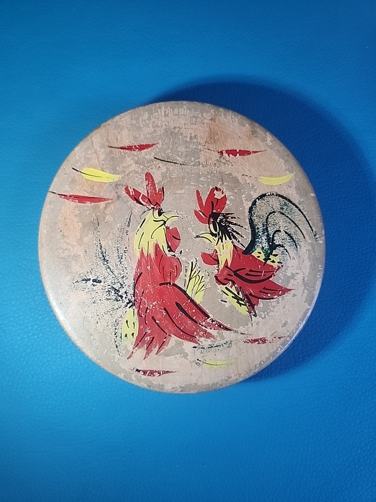 Wood Hamburger Round Press 4.5" Vintage Painted Roosters Hinged Primitive