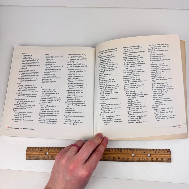 Vtg 2003 The Great Big Burger Book Softcover Cookbook 100 Recipes Summer Picnics gallery