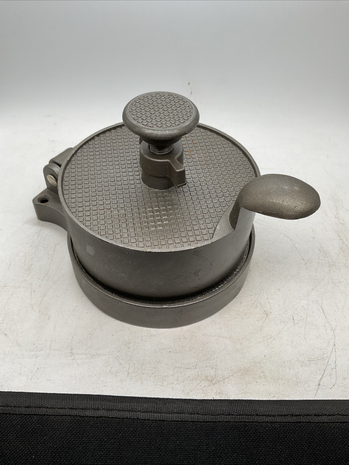Single Burger Press - Make Perfect Burgers Crabcakes Sausage Patties - Gray gallery