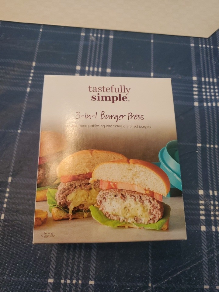 Tastefully Simple 3-in-1 Burger press Stuffed Hamburgers, Sliders, Square NEW