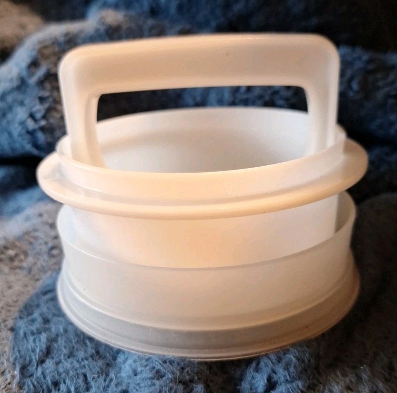 Tupperware #882 4" Hamburger Press, 1 Keeper, Ring, 3 pcs Vtg 70's gallery