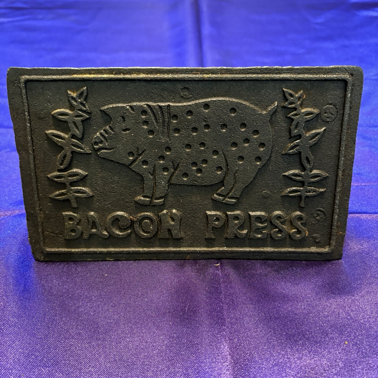 Norpro Cast Iron Pig Bacon Grill Press Burger Steak Wood Handle Man Gadget gallery