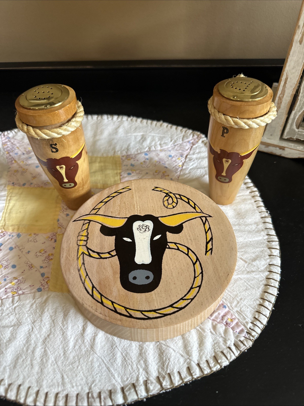 VTG Texas Longhorns Hamburger Press And S & P Kitchen Set, Made In Japan gallery