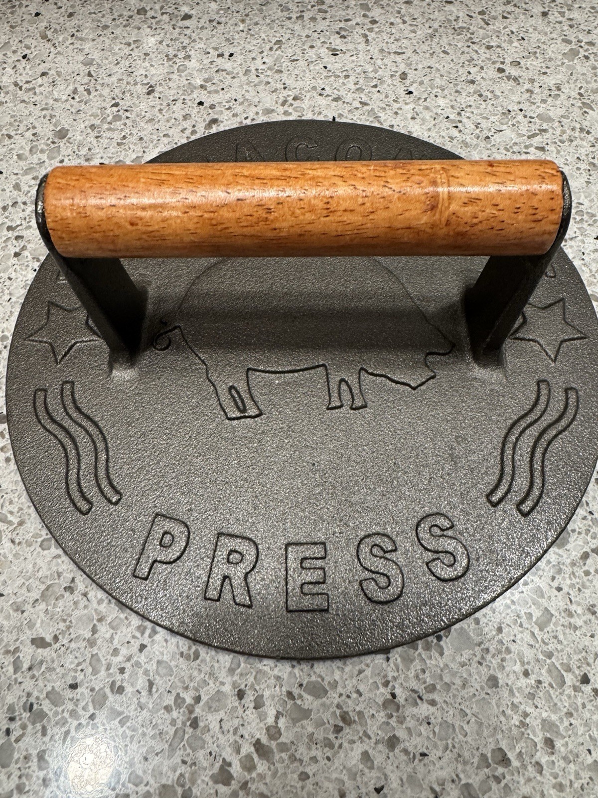 Cast Iron Ribbed Bacon Press w/ Wood Handle, Large 8.5 in Diameter gallery