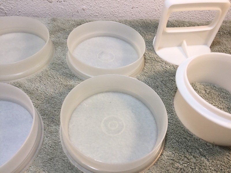 LOT of 6~Tupperware 4" Hamburger Patty Press Stack Freeze Keepers 882 (E) gallery