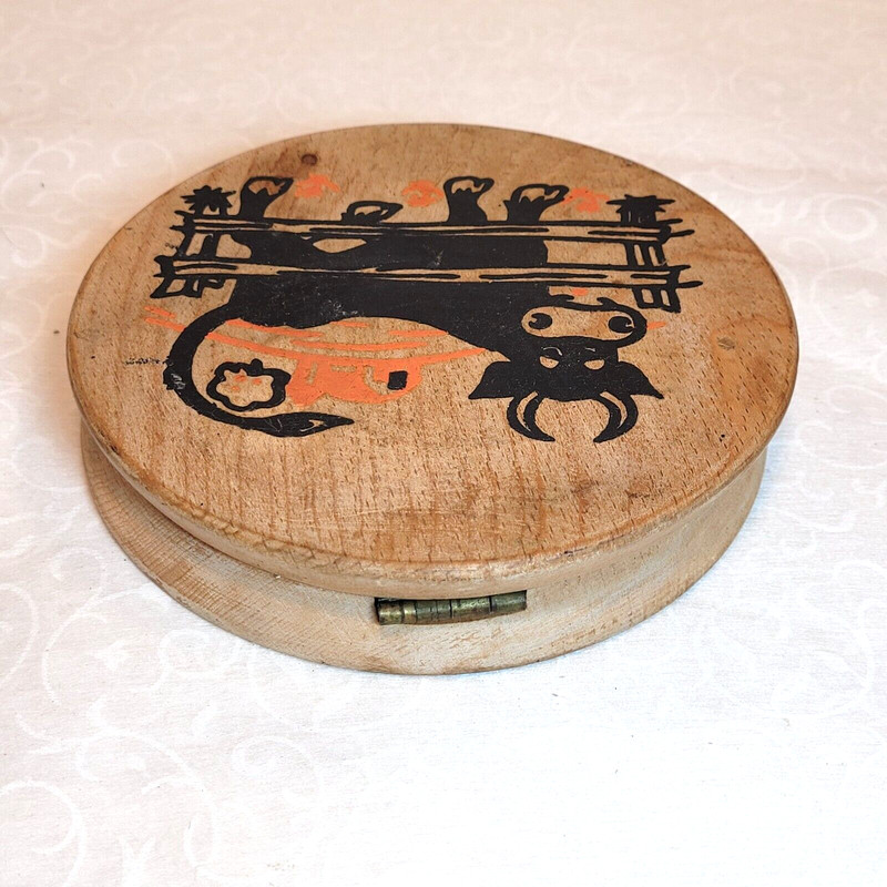 Vintage Wooden Round Hamburger Bull Press Rustic Farmhouse Decor 5 1/2" gallery