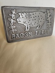 BACON PRESS Cast Iron With A Wooden Handle. 7 x 4 Inches