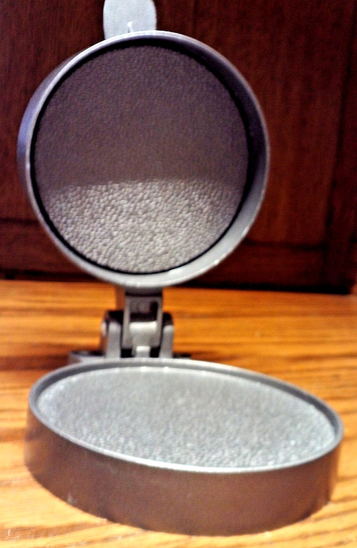 PROFESSIONAL Hamburger Press-Ground Beef Patty Maker-Hinged Lid-Aluminum J25 gallery