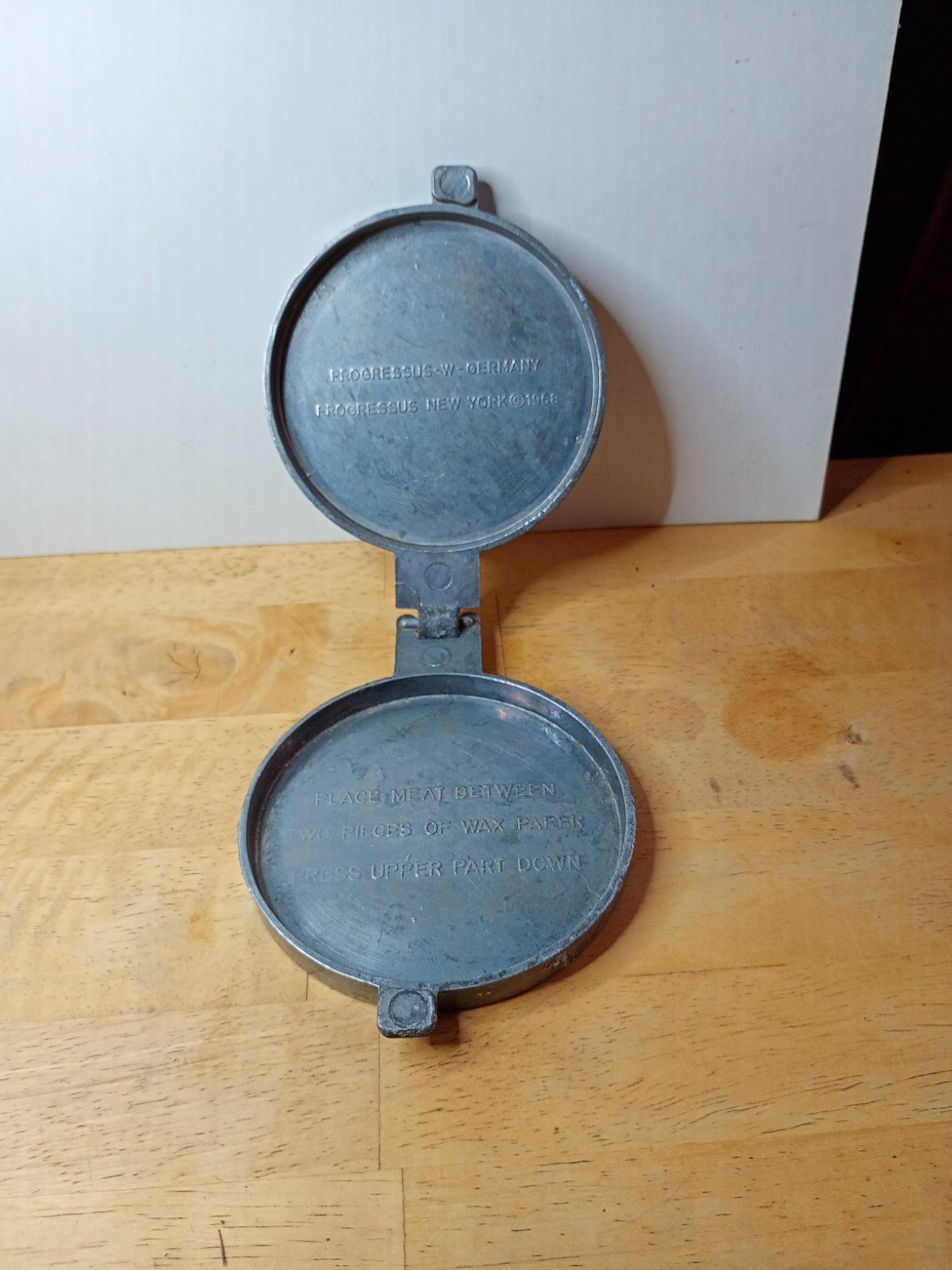 PROGRESSUS W. Germany Burger Meat Press MID CENTURY Aluminum 3 1/2" Vtg 1968 gallery