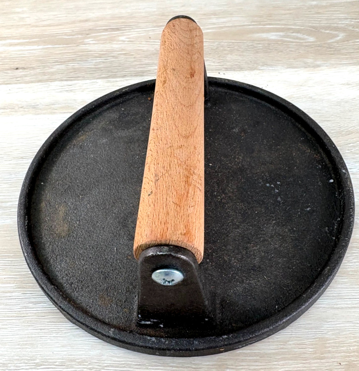 Cast Iron Ridged Panini Press with Wood Handle 7" gallery