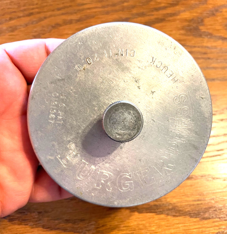 Vintage 1960s Heuck Burger Press Metal CIN'TI 20.0. US Pat D191367 USA gallery