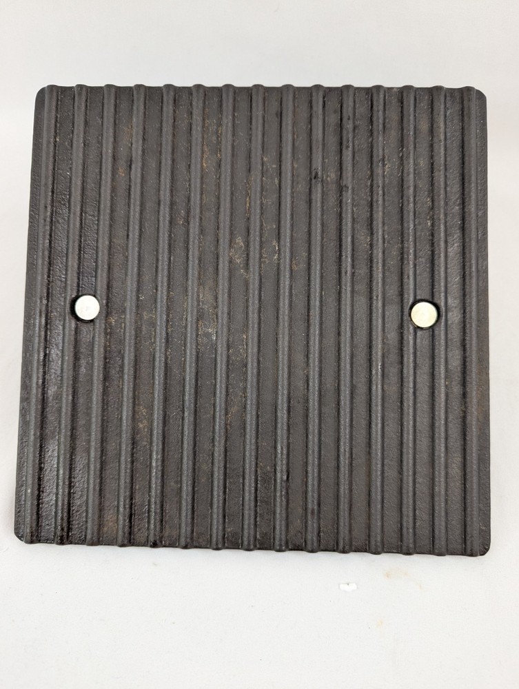 Grill PRESS Pampered Chef #2875 CAST IRON 8.5” Square BURGERS Bacon Meat