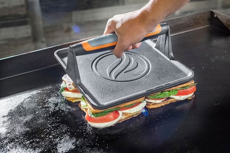 Blackstone XL Cast Iron Griddle Press Heavy Duty Bacon Burger Meat Weight New gallery