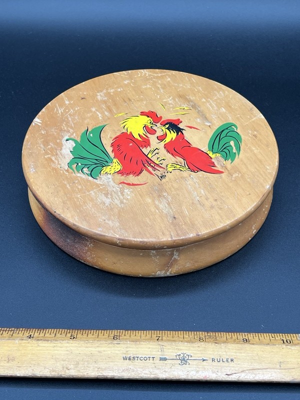 VTG MCM Wooden Hinged Hamburger Press Hand Painted Fighting Roosters Japan 1950s gallery
