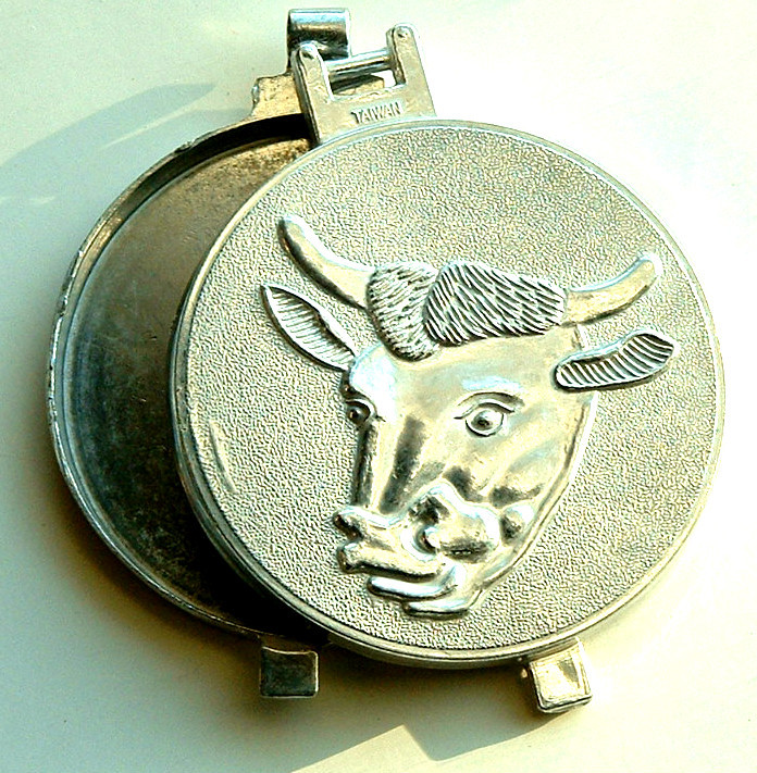 Aronson Cast Aluminum Hamburger Press, 3 1/2 inches Dia by 1/2 inch thick patty gallery