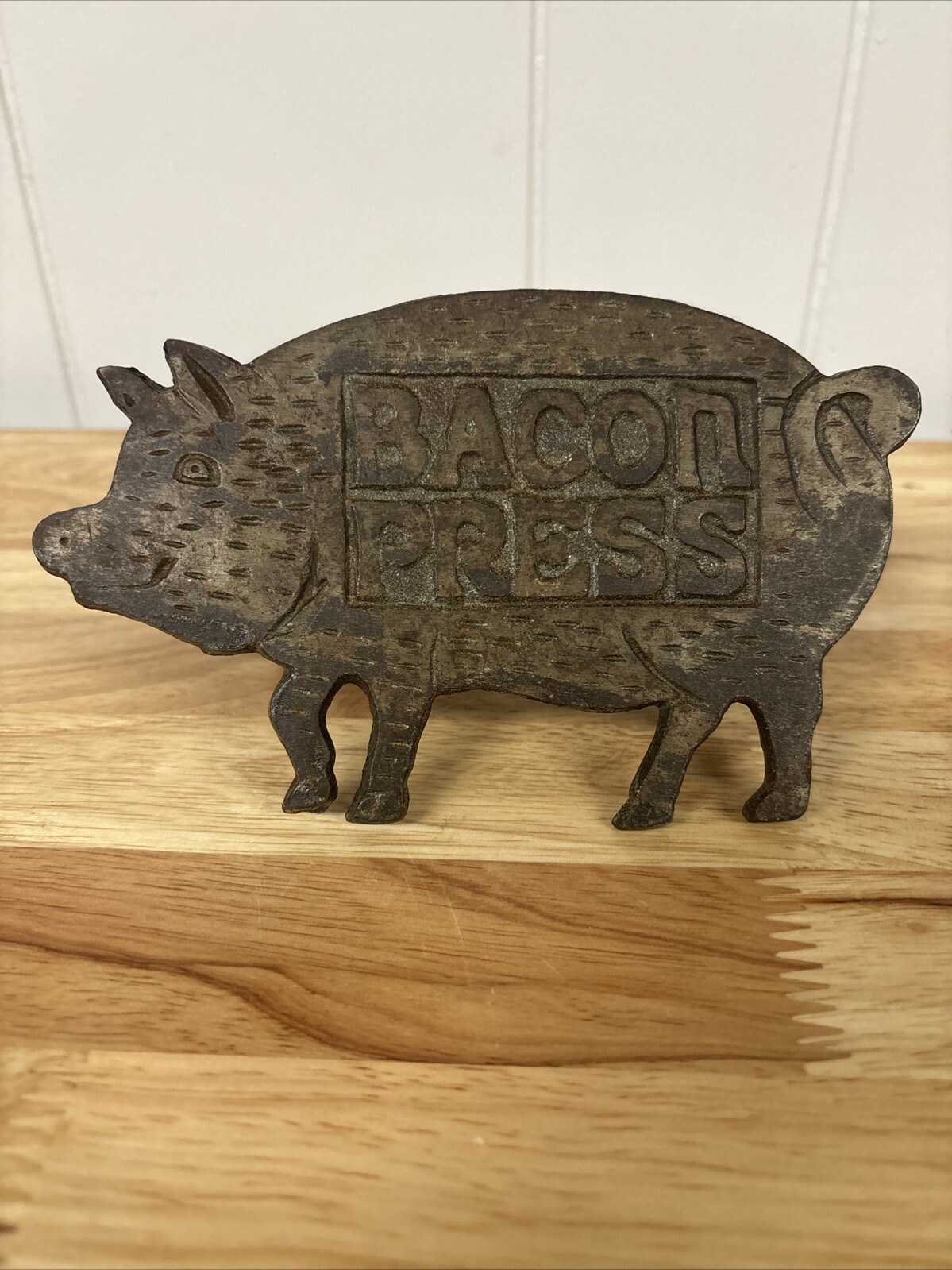 Vintage Cast Iron Pig Bacon/Burger Press w/Wooden Handle Pre-owned Taiwan gallery