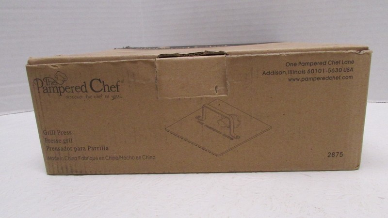 Pampered Chef Grill Press Enamel Coated Cast Iron #2875 New In Box 8.5”x 8.5” Sq gallery