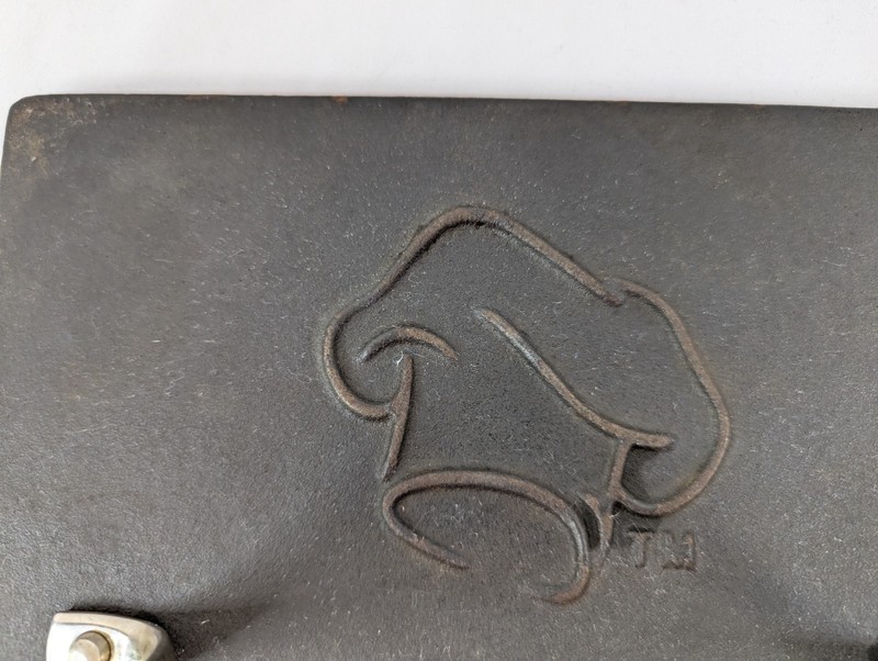 Grill PRESS Pampered Chef #2875 CAST IRON 8.5” Square BURGERS Bacon Meat gallery