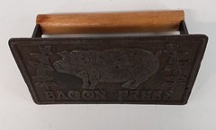 VTG Cast Iron Bacon Press w Wooden Handle 7 x 4.25″ BBQ Grill Meat Smash Steak