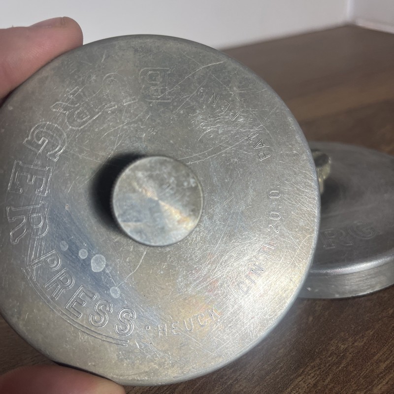 Vintage 1960s Heuck Burger Press Metal CIN'TI 20.0. US Pat D191367 Lot Of 2 gallery