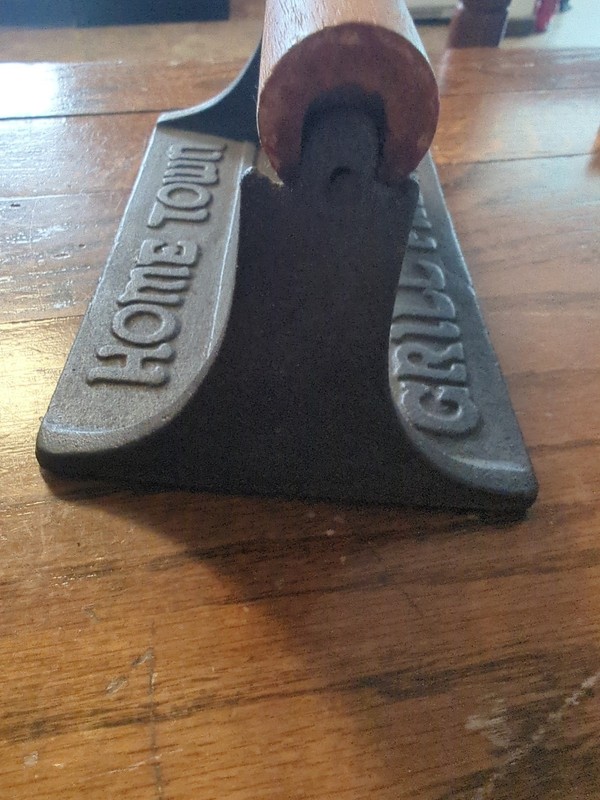 VINTAGE HOME TOWN GRILL MEAT PRESS-- PIGGY WITH FLOWERS WOODEN HANDLE gallery
