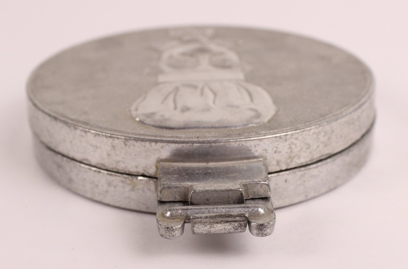 Vintage 1950s Hamburger Press Aluminum Two-Piece Taiwan gallery