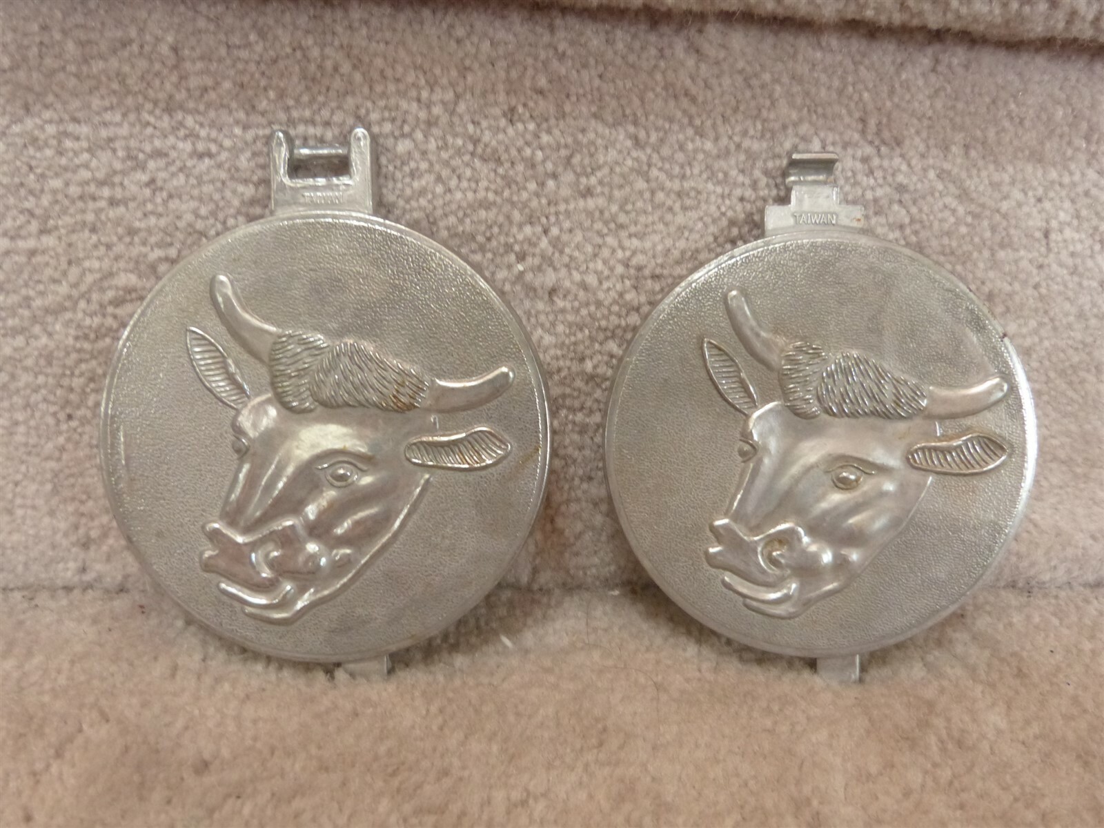 VINTAGE Aluminum Hamburger Mold Press Bull Cow 3.75"D x .5"Thick gallery