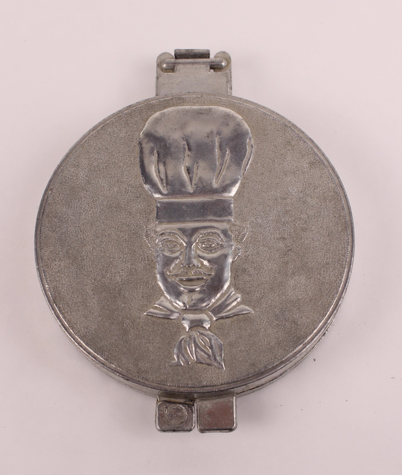 Vintage 1950s Hamburger Press Aluminum Two-Piece Taiwan gallery