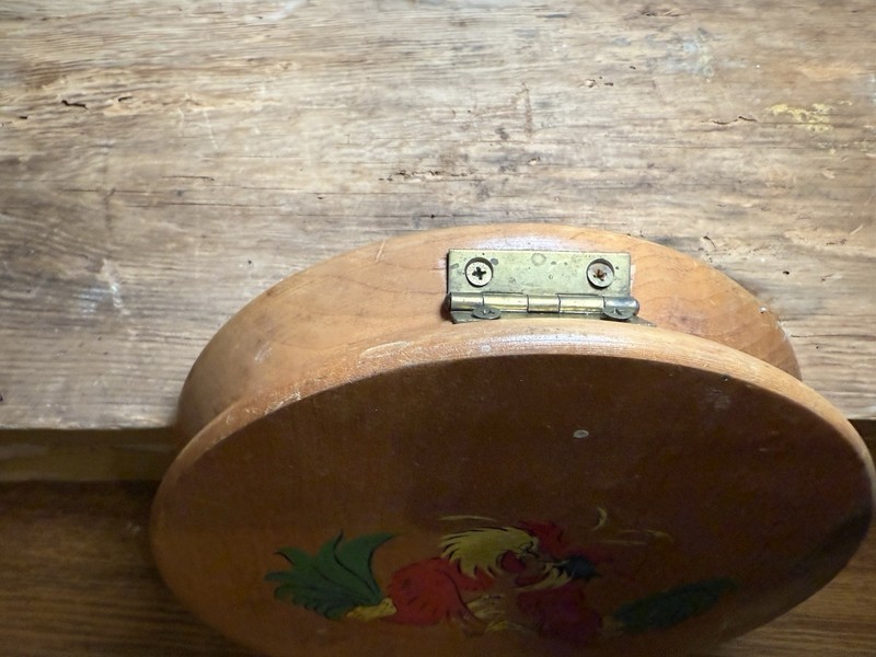 Fighting rooster hamburger press wood wooden round Mid Century cock fight Japan gallery