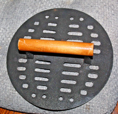 Cast Iron Bacon Burger Press – Wood Handle – 9″