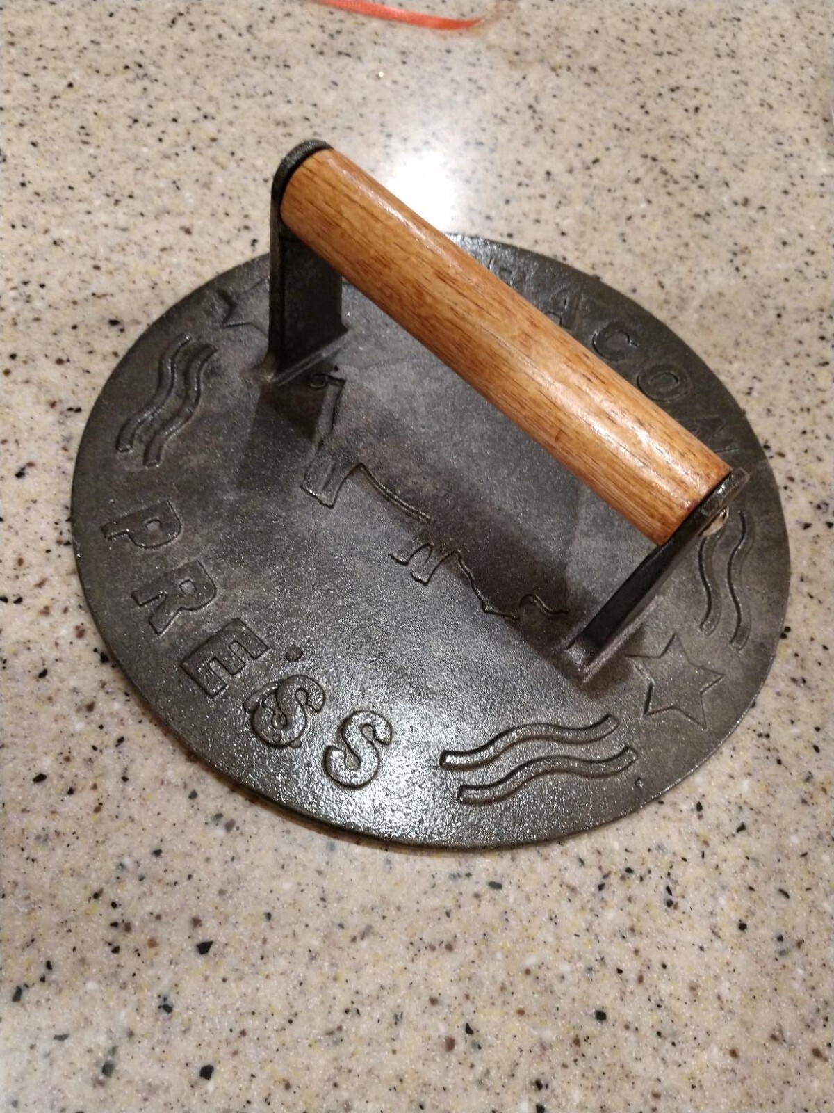 Cast Iron Grill Press Heavy Duty Bacon Press with Wood Handle 8.75Inch Round NEW gallery